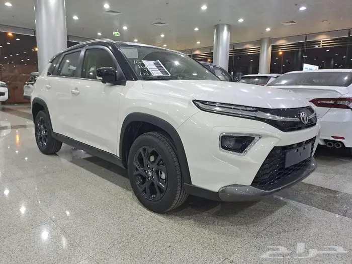 تويوتا اوربان كروزر GLX فل 2026 3
