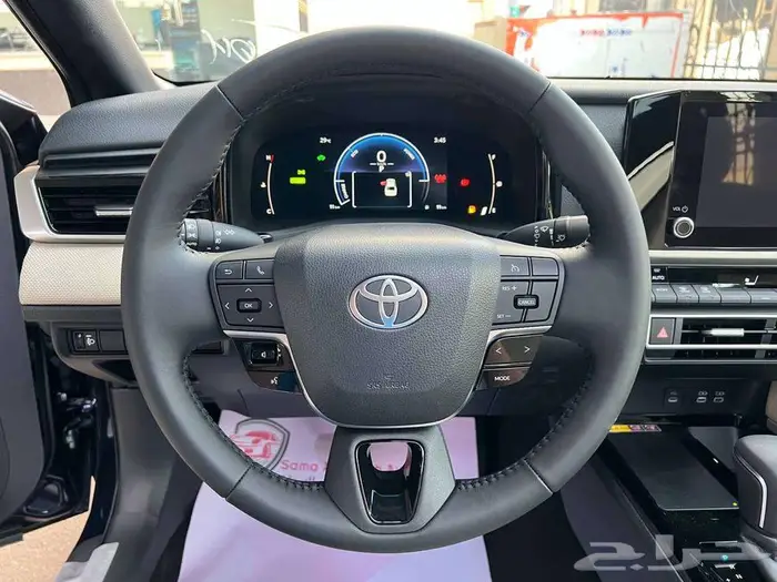 تويوتا كامري LE هايبرد 2025 متاح اقساط و كاش 5