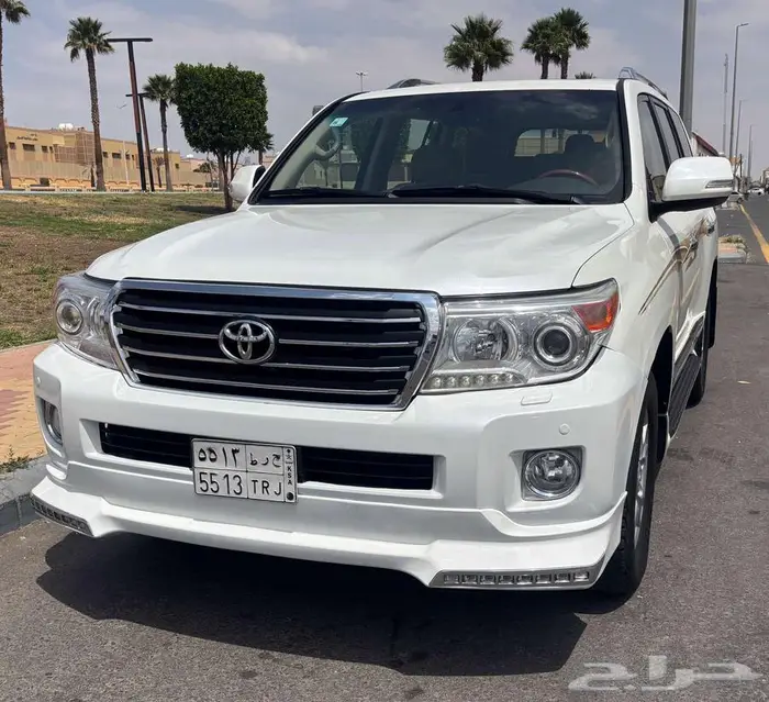 تويوتا لاندكروزر GXR فطيمي فل كامل (اصدار خاص) 2014 6