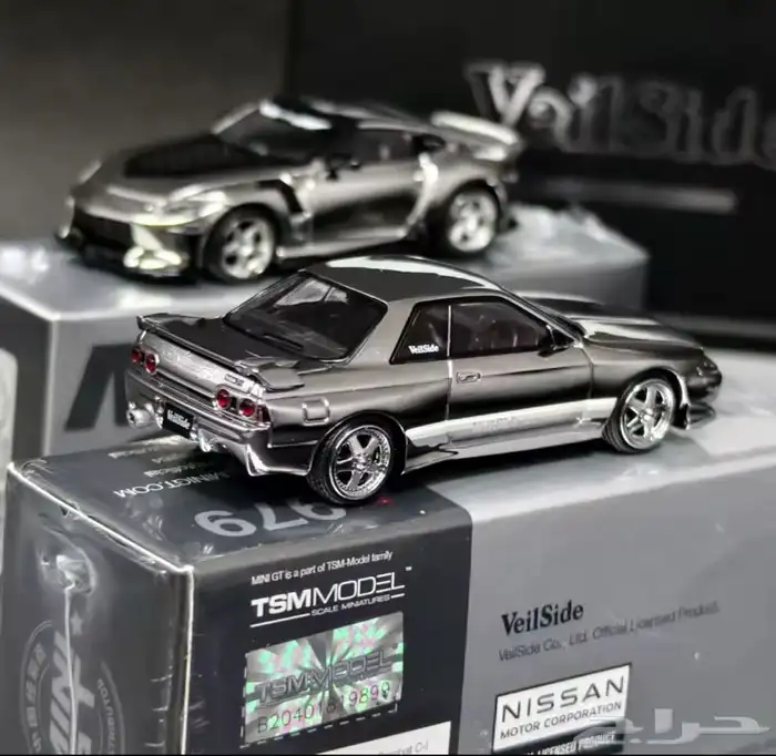 مجسم نيسان r32 وZ 2