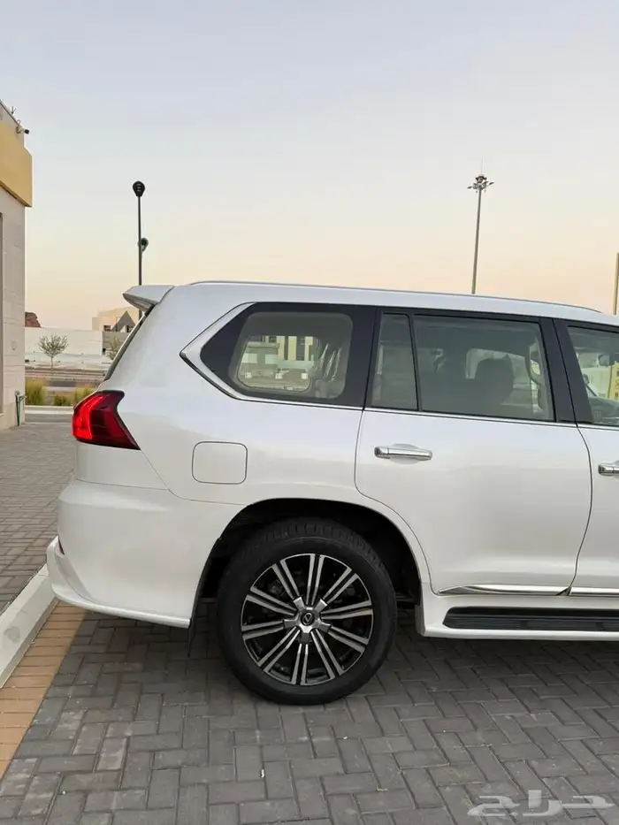 لكزس LX570 سبورت 2017 سعودي 6