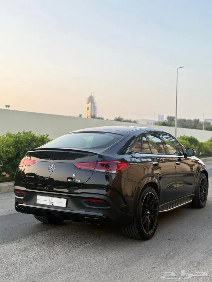 مرسيدس GLE53 2022 نايت بكج وارد الجفالي - شبه جديد 4