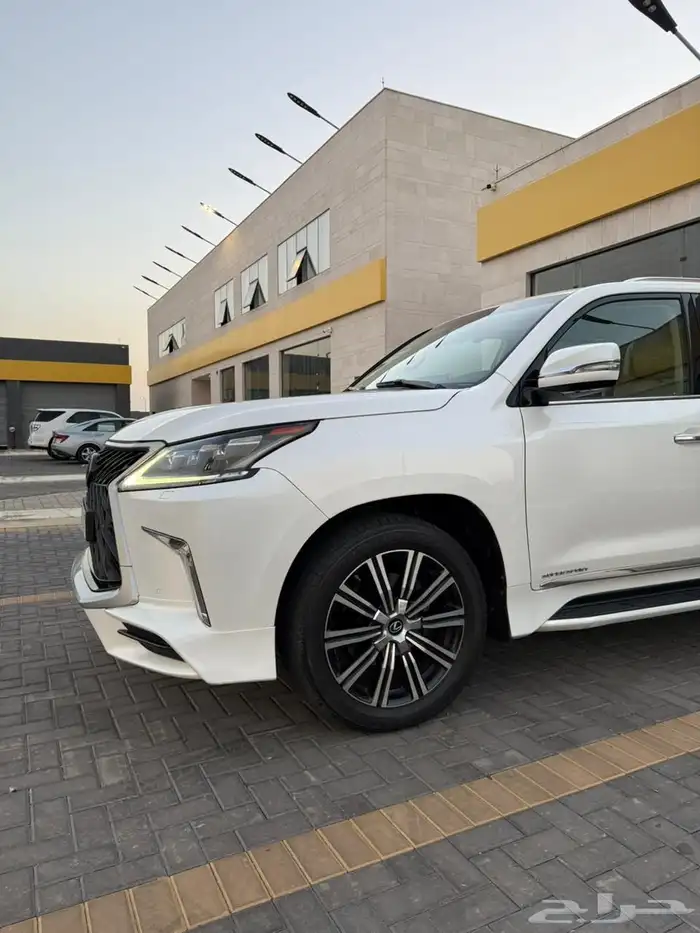 لكزس LX570 سبورت 2017 سعودي 3