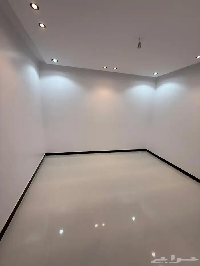 فلل فاخره للبيع في حي بحره 18