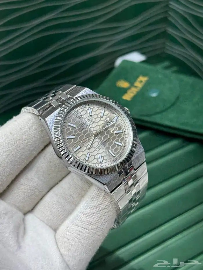 ساعات رولكس رجاليه 200  شامل الملحقات والتوصيل 24