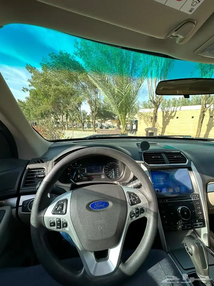 Ford Explorer 2015 in excellent condition for sale 9