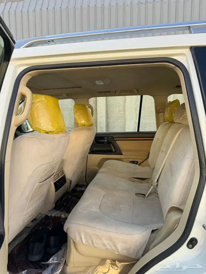 جيب لاندكروزر 13