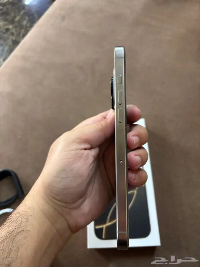 ايفون 16 برو ماكس تيتانيوم طبيعي 3