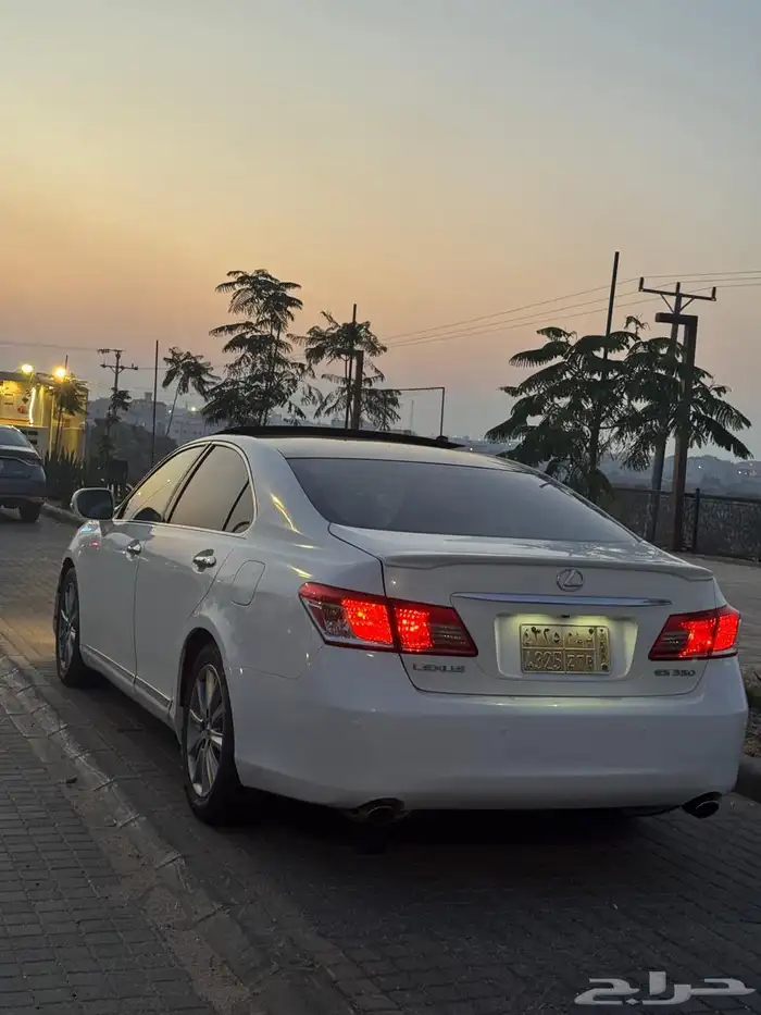 للبيع لكزس es 350 موديل 2011 1