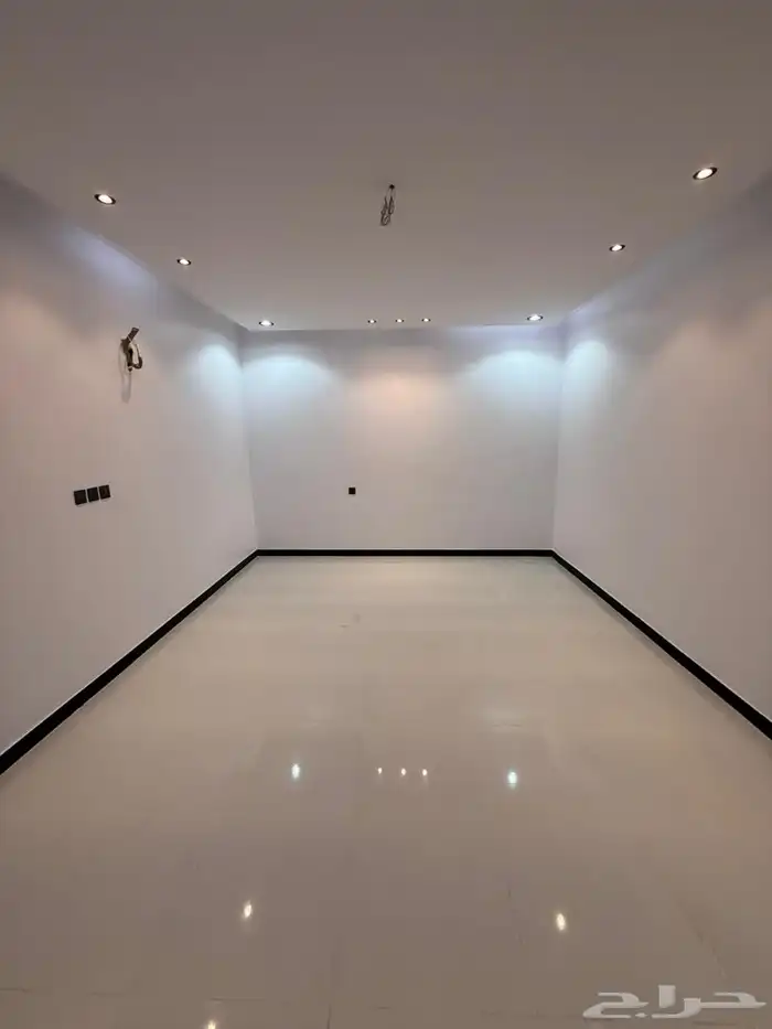 فلل فاخره للبيع في حي بحره 13