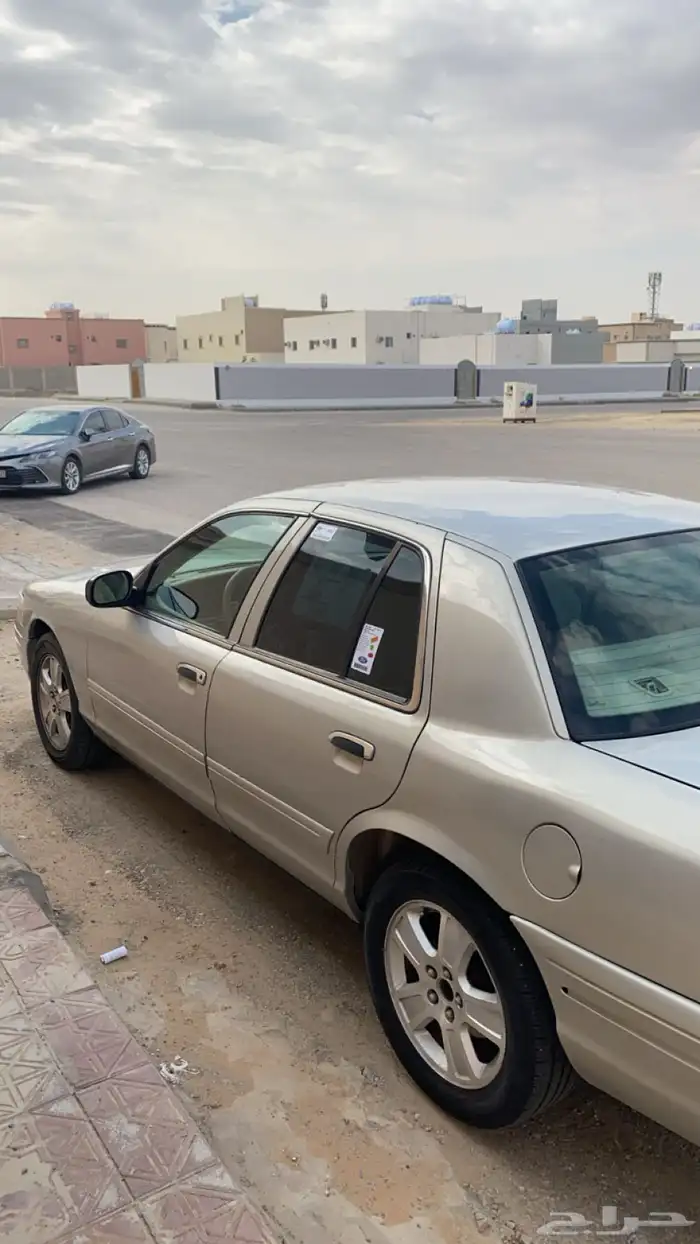 فورد كراون فكتوريا 4