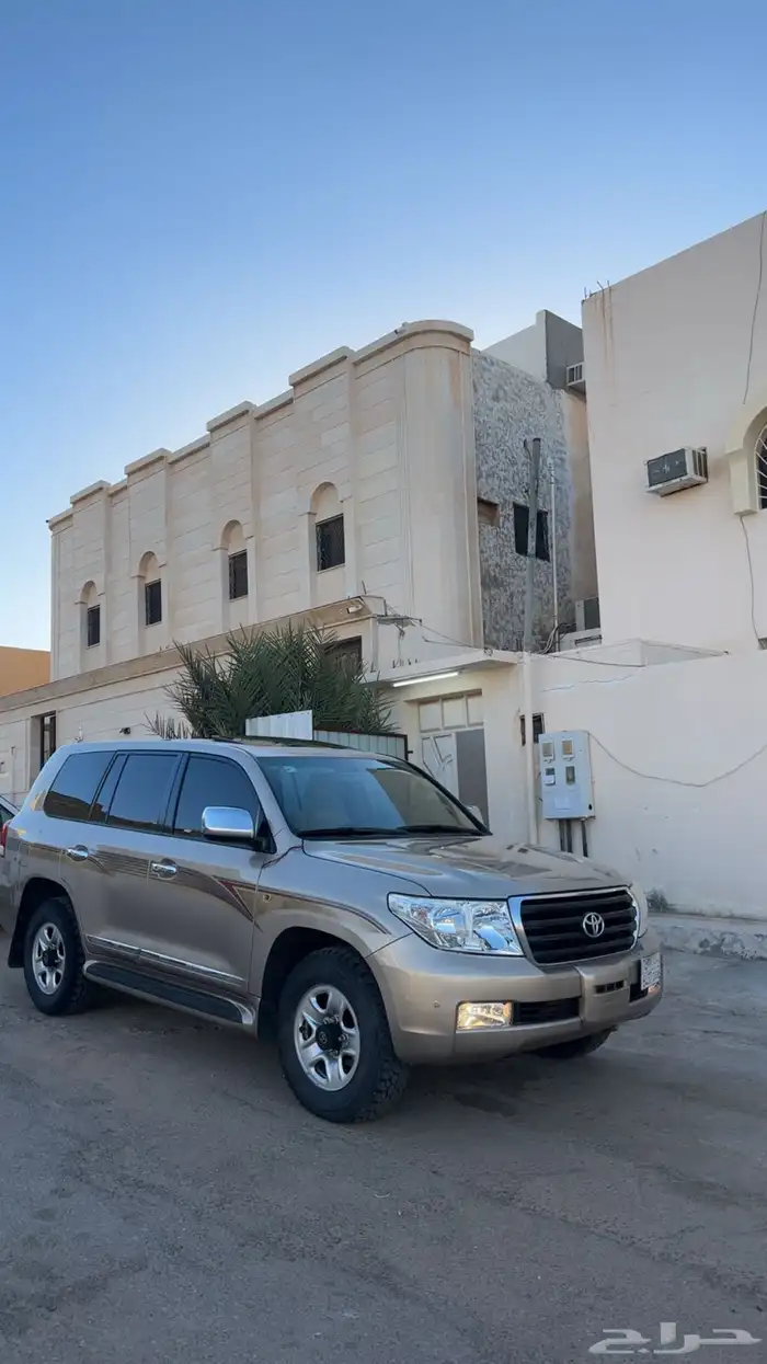 لاندكروزر 2010 2