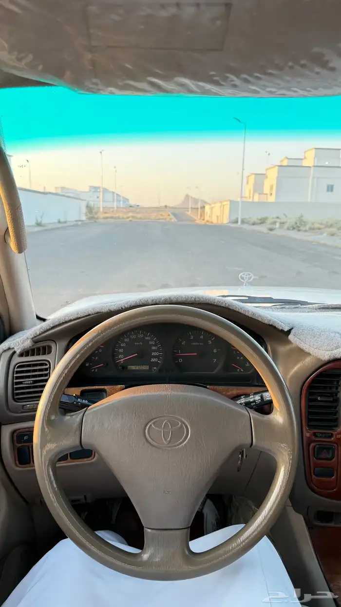 لاندكروزر 2001 10