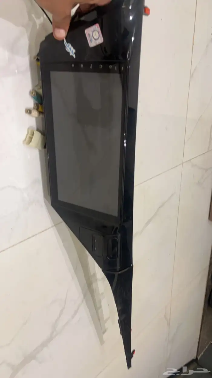 شاشه كامري مع الديكور نظيف تركب على الكامري افياش الوكاله 1