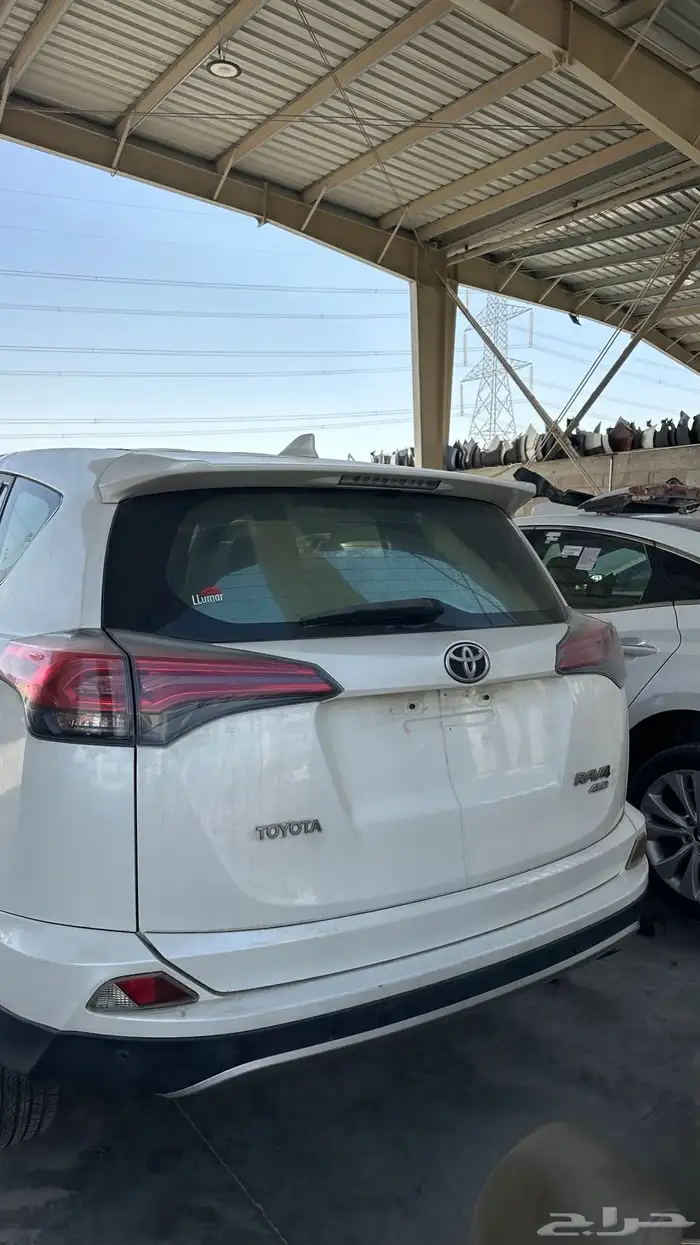 تشليح قطع غيار مستعمل رافور 2016 تويوتا مخزن ماشي 76 الف 0