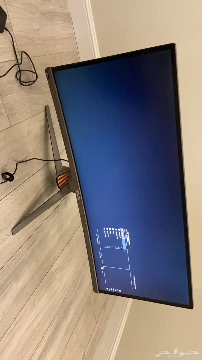 شاشة asus للبيع 0