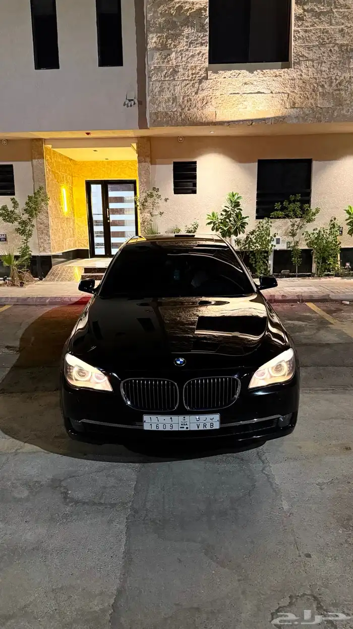 BMW 740نظيف للبيع (مخزن) 0