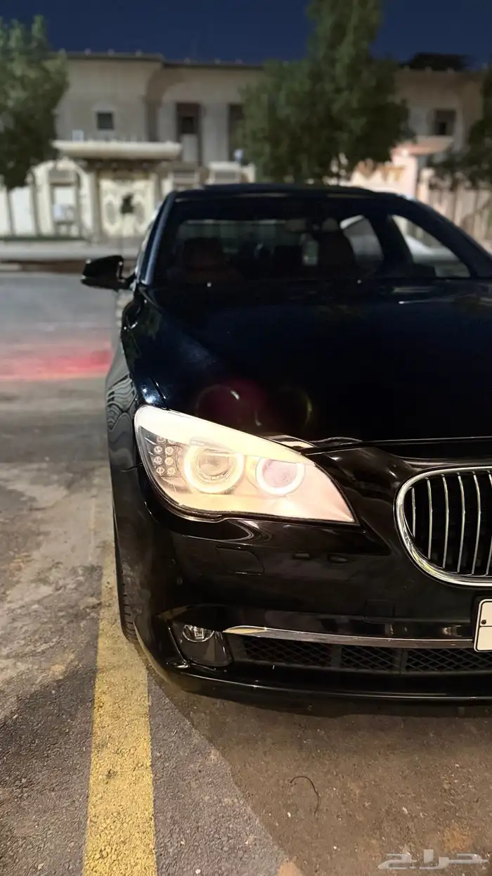 BMW 740نظيف للبيع (مخزن) 7