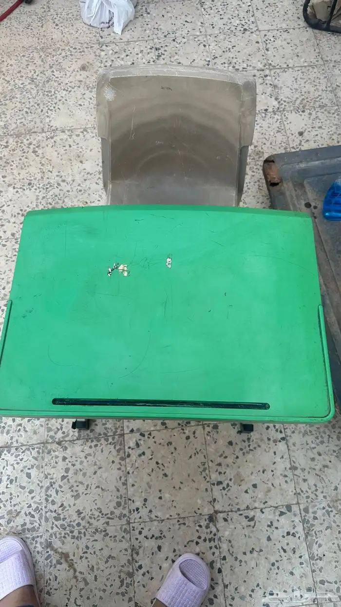 طاولة للدراسة 0