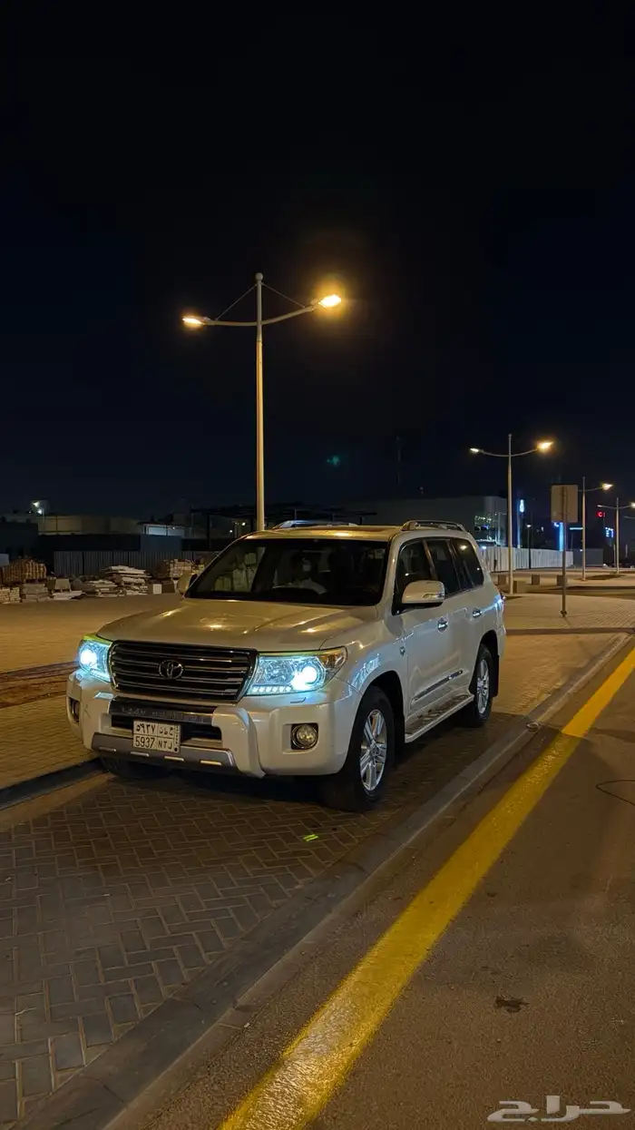 لاندكروزر GX.r 2015 3