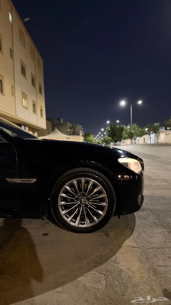 BMW 740نظيف للبيع (مخزن) 4