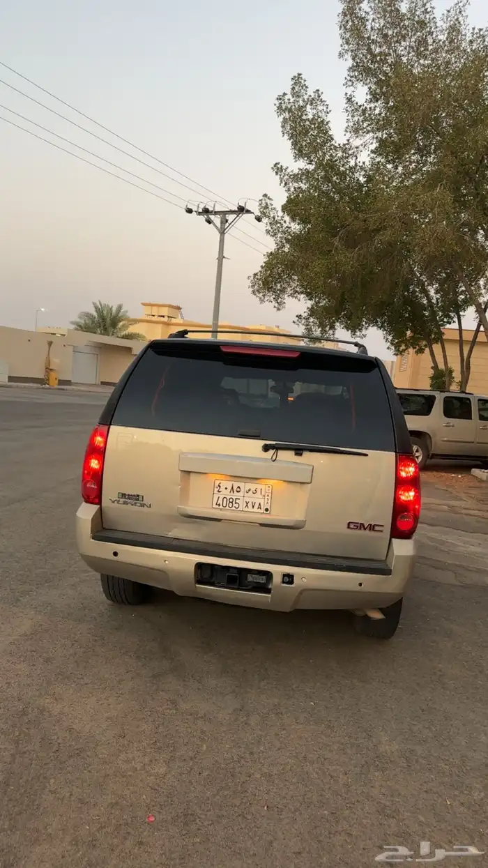 جي ام سي يوكن 2009 نص فل قصير دبل 8