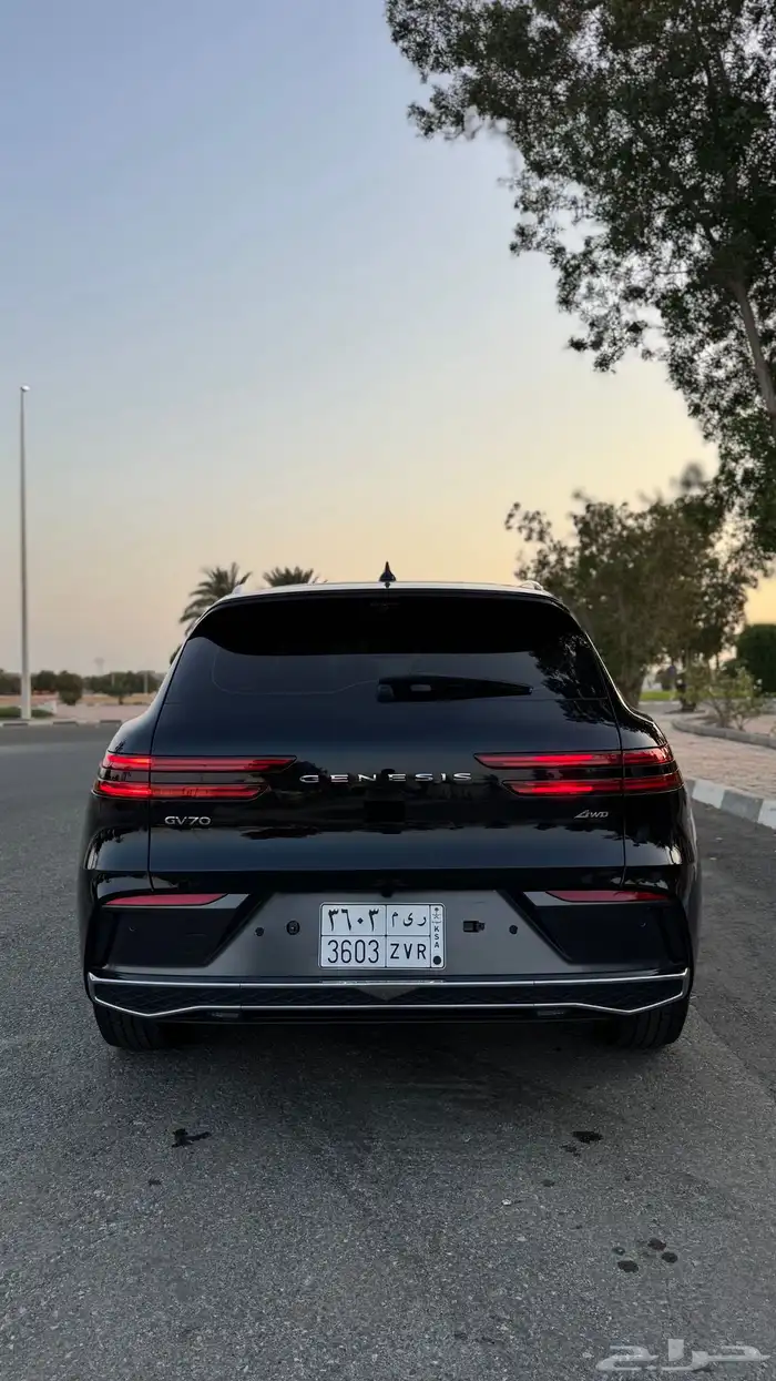 2025 جينيسس GV70 6