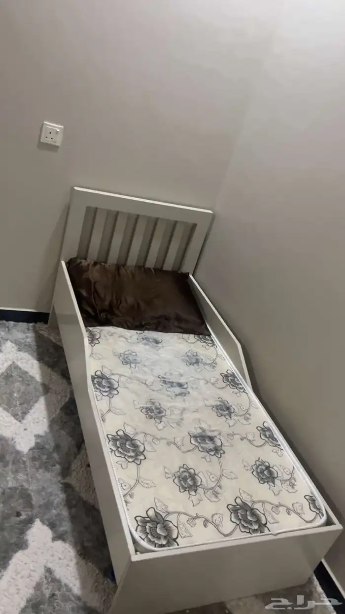 سرير اطفال 0