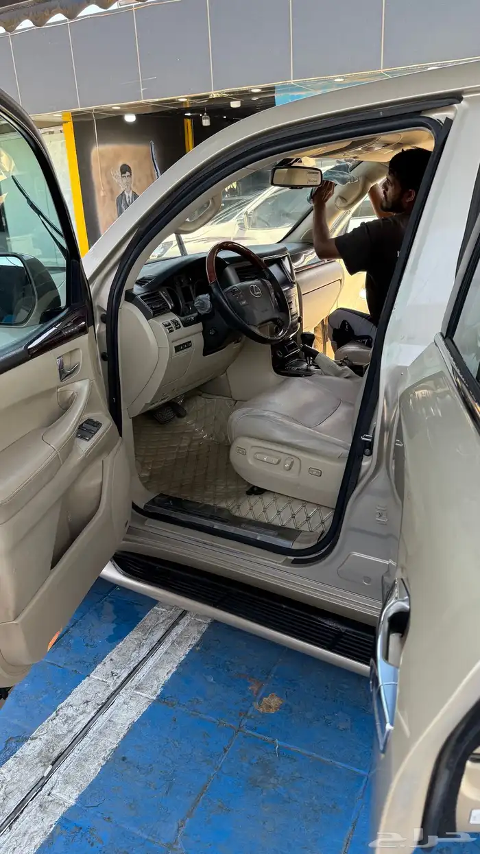 لكزس LX570 2