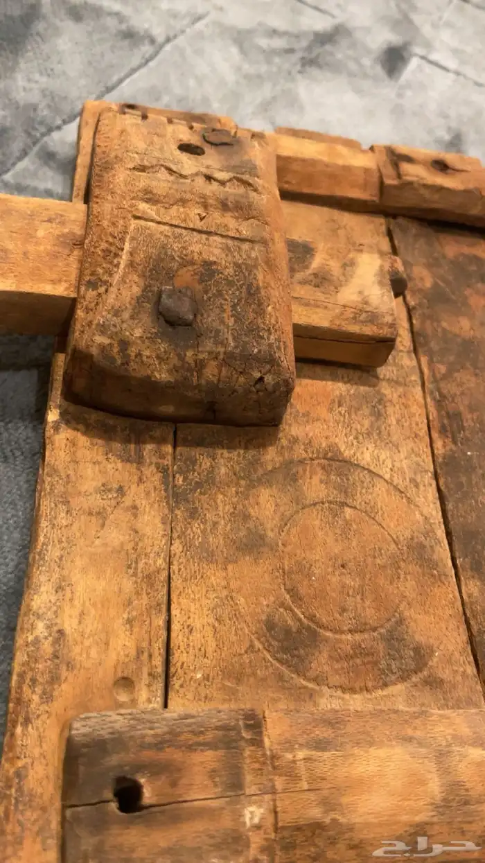 باب خشب قديم صغير 2