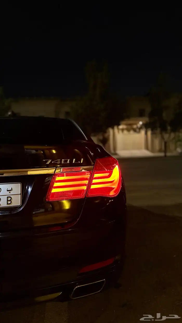 BMW 740نظيف للبيع (مخزن) 26