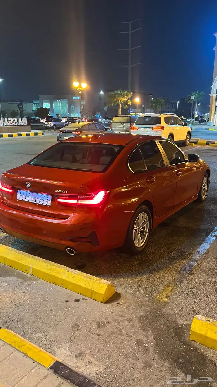 للبيع بي ام 320i 2021 4