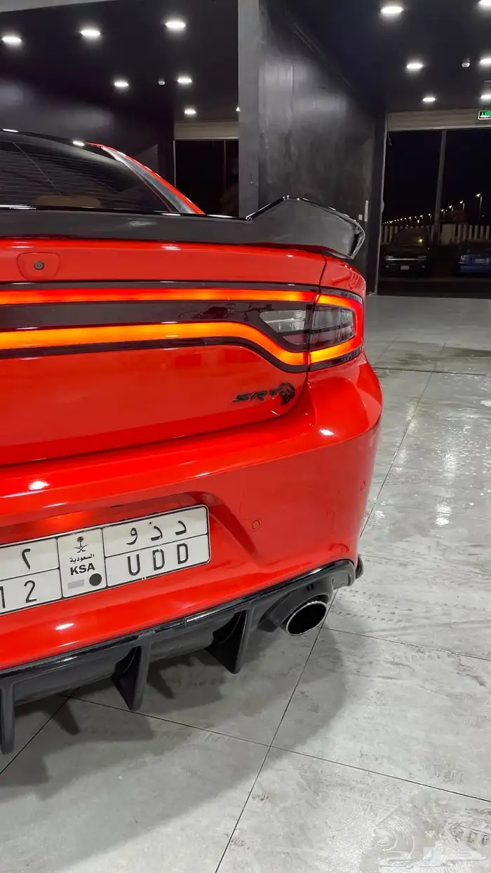 تشارجر هيلكات Dodge Hellcat 4