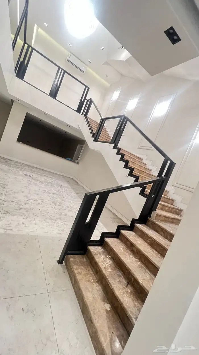 درابزين حديد مع زجاج   تصميم حديث وجودة عالية مع التركيب 4