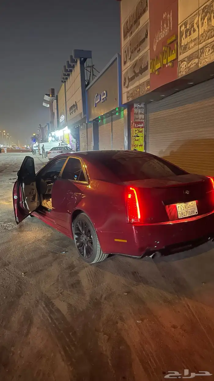 كاديلاك CTS v6 2012 للبيع او البدل المناسب 3