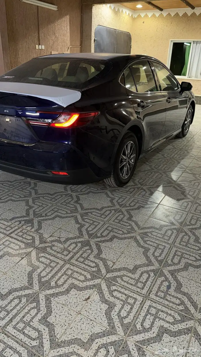 كامري 2025 كحلي ازرق غامق ستاندر بنزين E 10