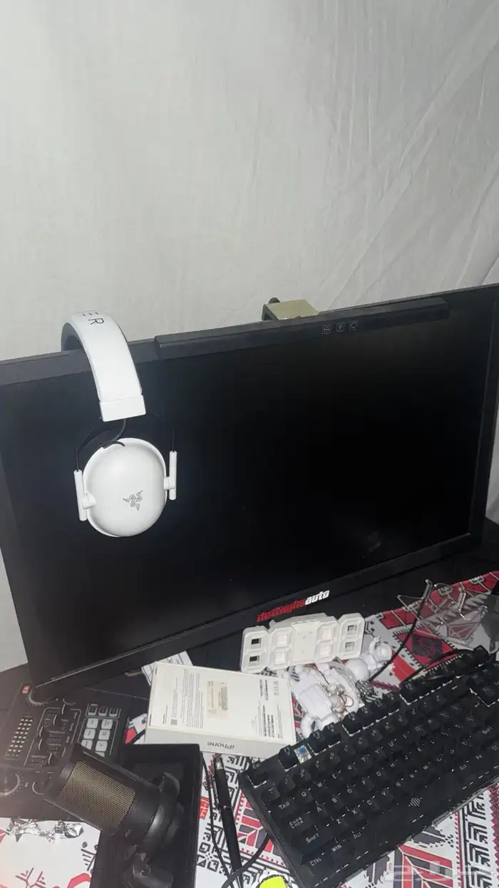 للبيع شاشة BenQ او بدل 0