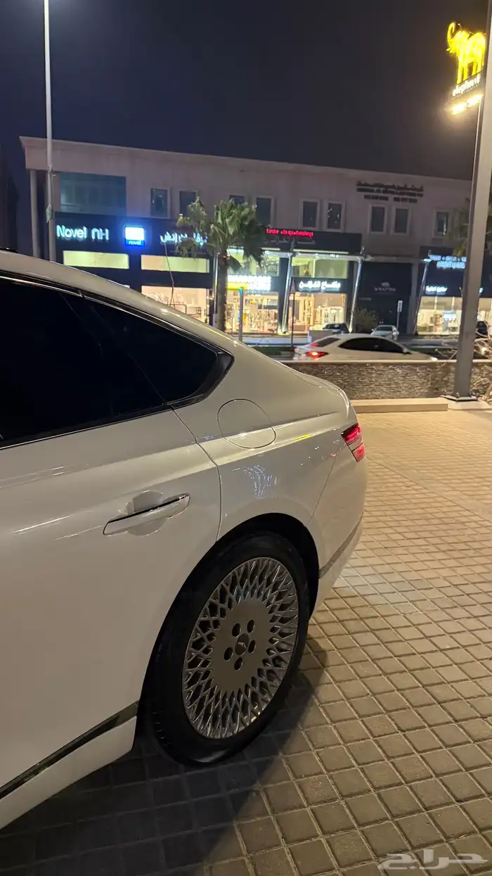 جينيسس G80 رويال 3