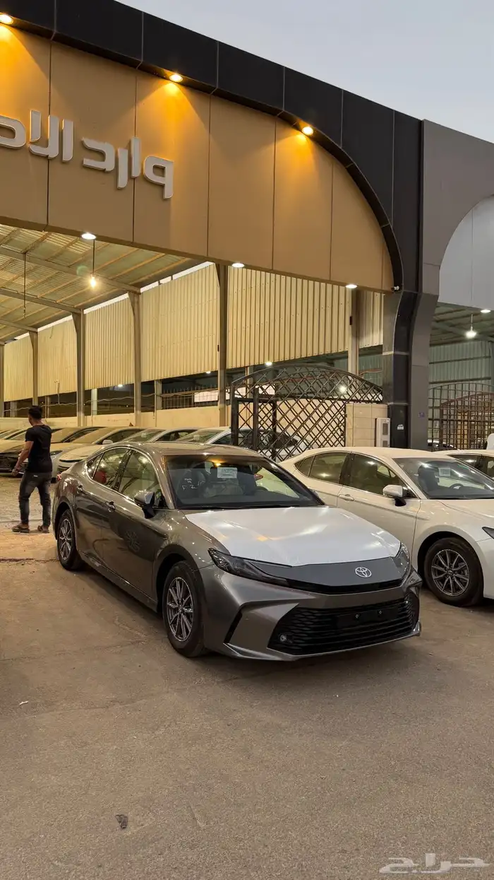 عرض خاص كامري 2025 E بنزين اسود سعودي ب116.000 شامل الضريبة 2