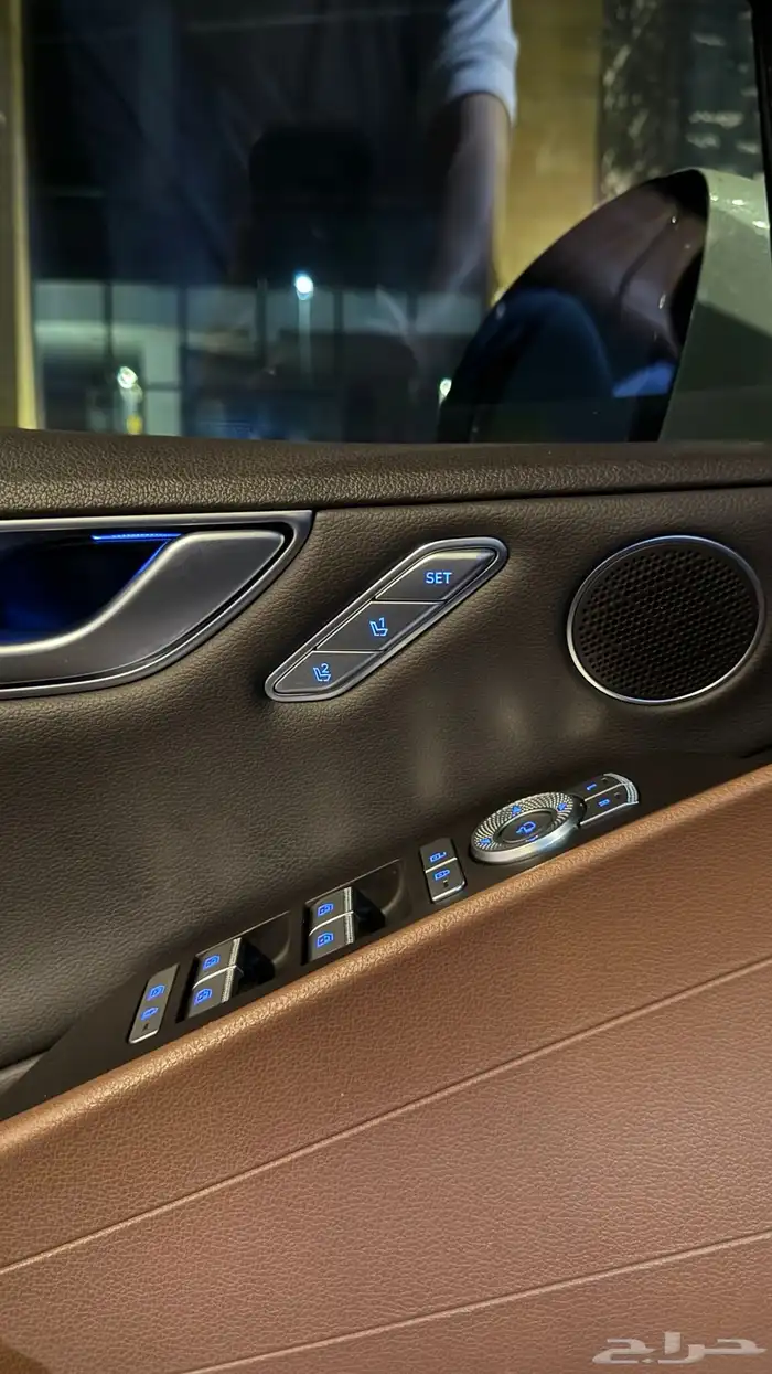 جينيسس G80 رويال 12