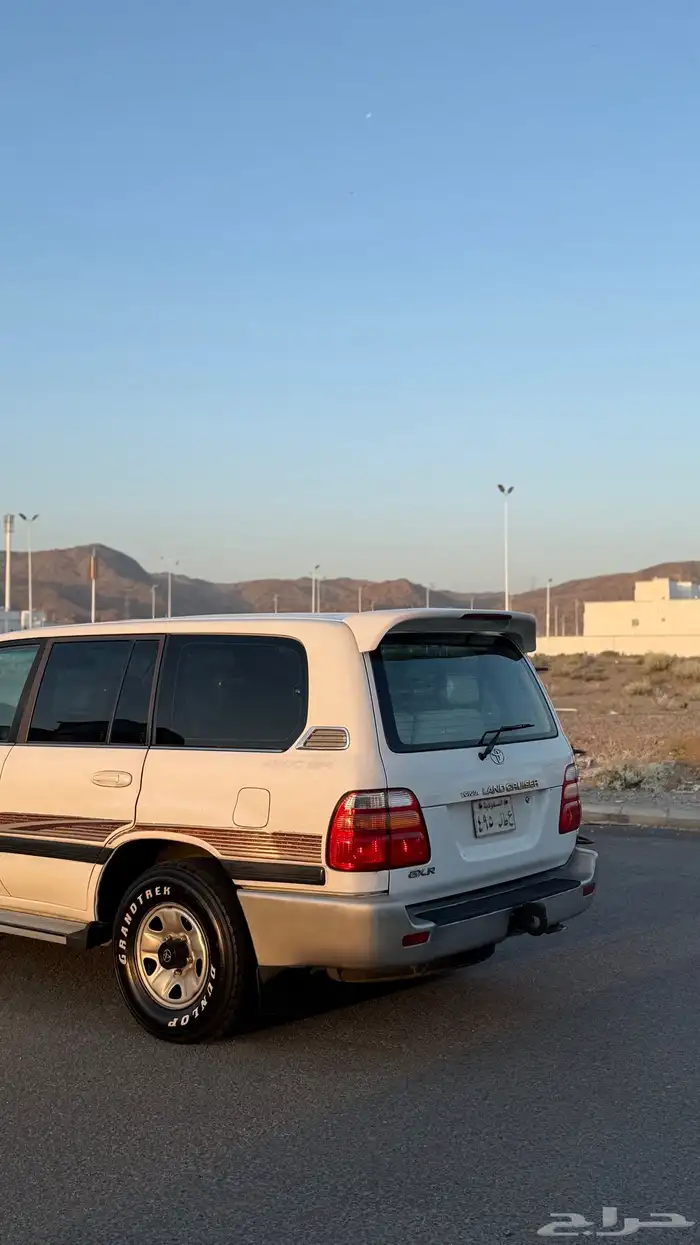 لاندكروزر 2001 2