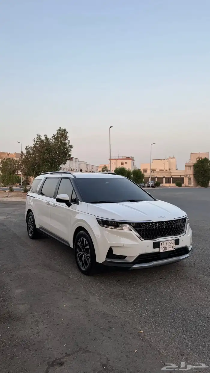 2023 كيا كارنفال 1