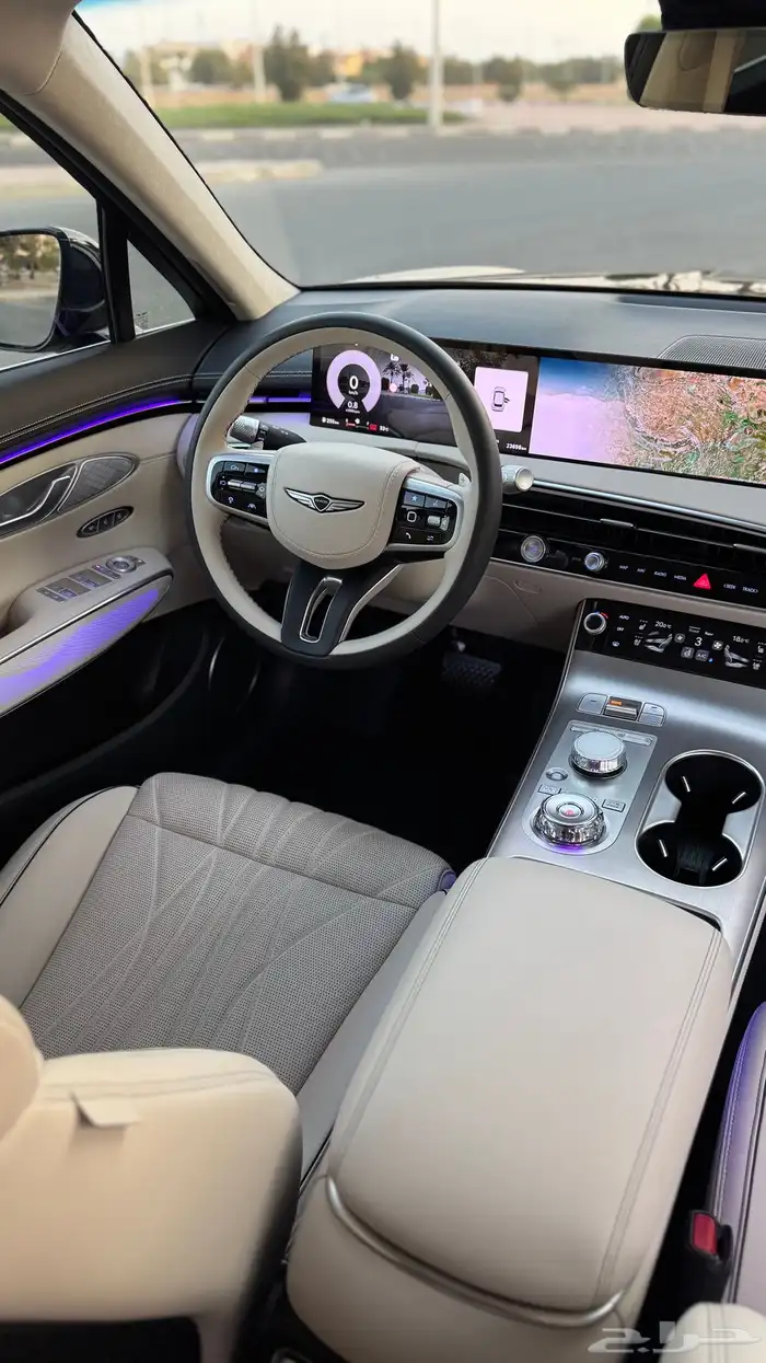 2025 جينيسس GV70 14