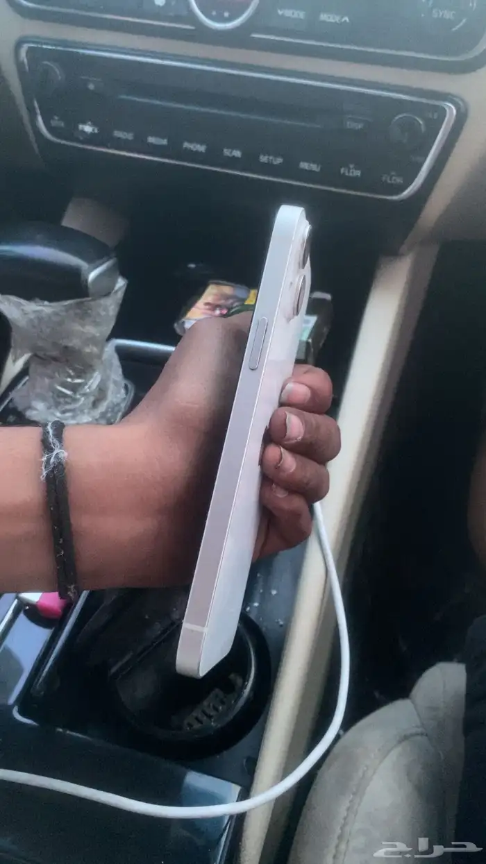 ايفون 14 بلس نضيف البيع مستعجل 3