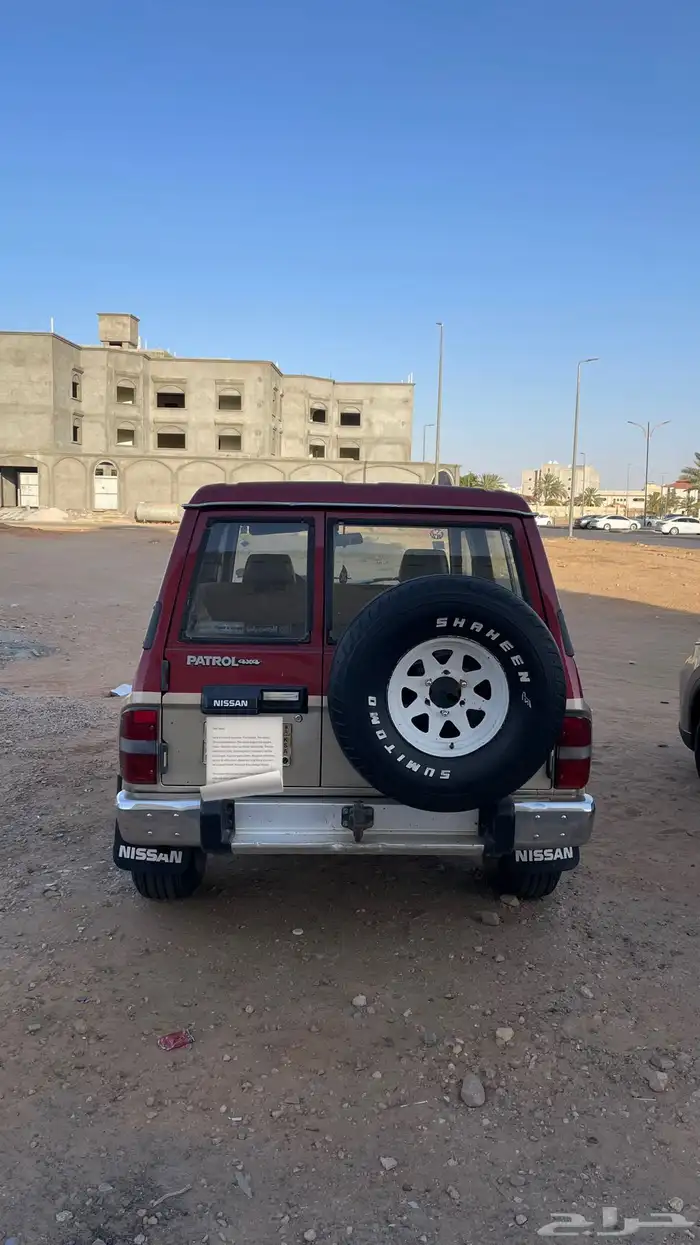 سفاري ربع 1990 احمر 1