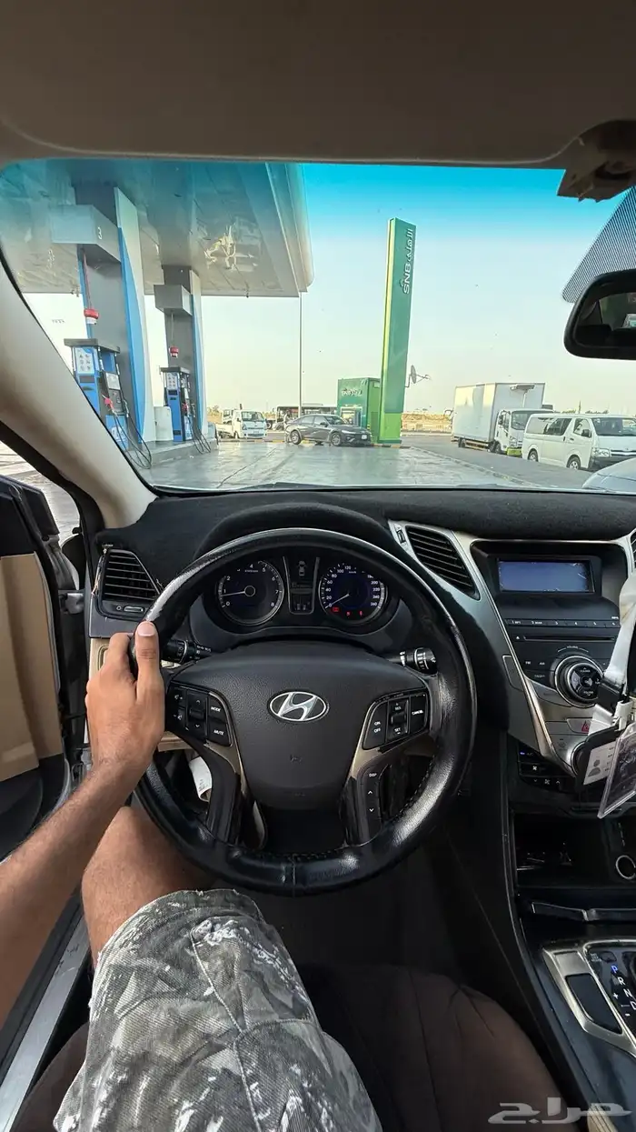 للبيع ازيرا 2012 نص فل 9