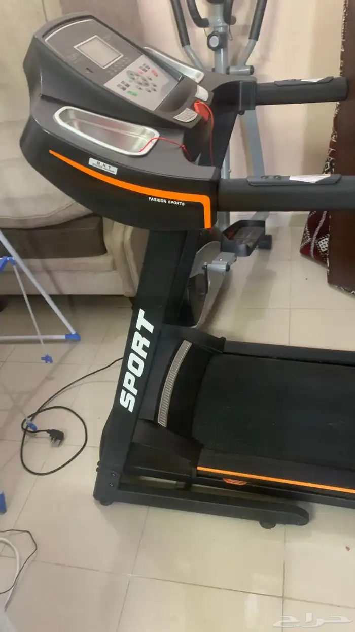 للبيع جهاز سير كهربائي ودراجه رياضيه 1