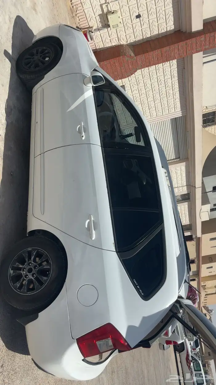 كيا كرنز ويجن 6