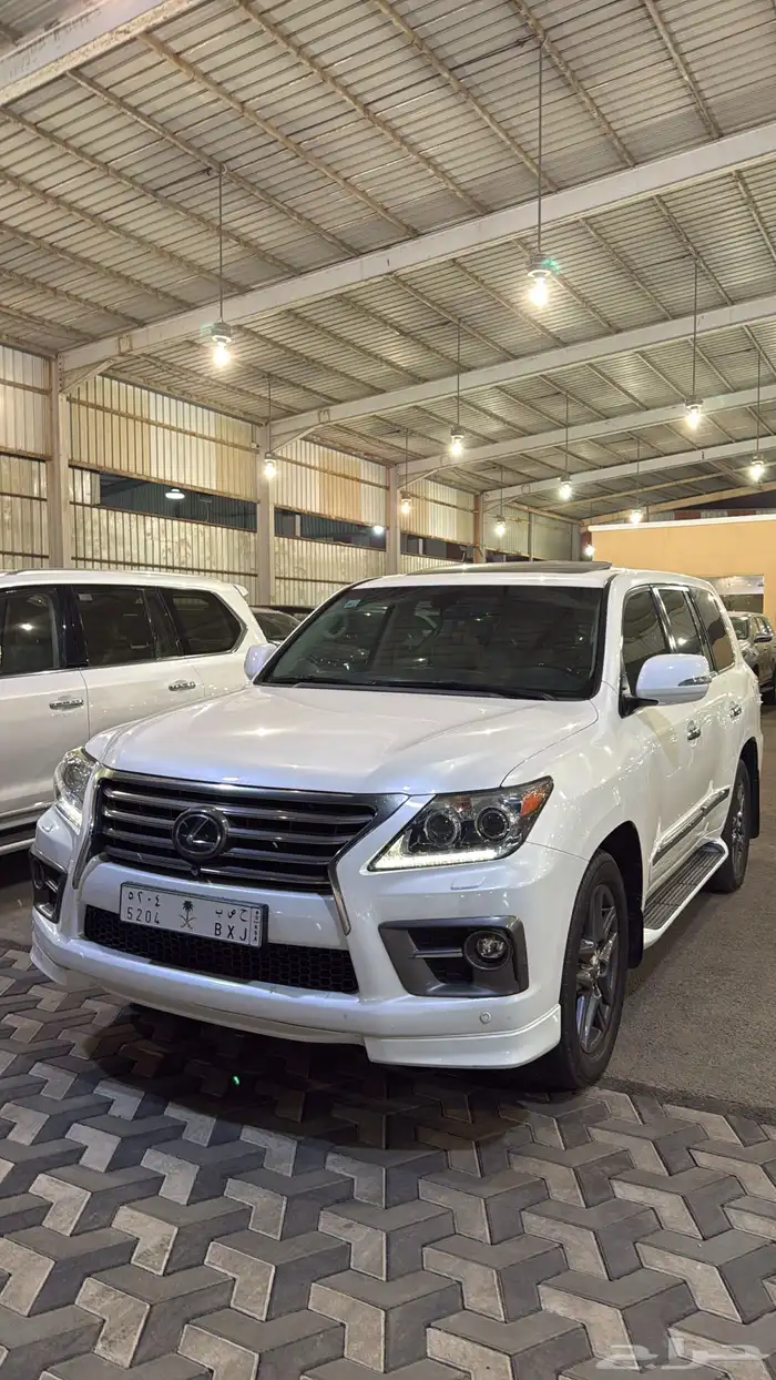جيب لكزس 2015 LX570 فل كامل 0