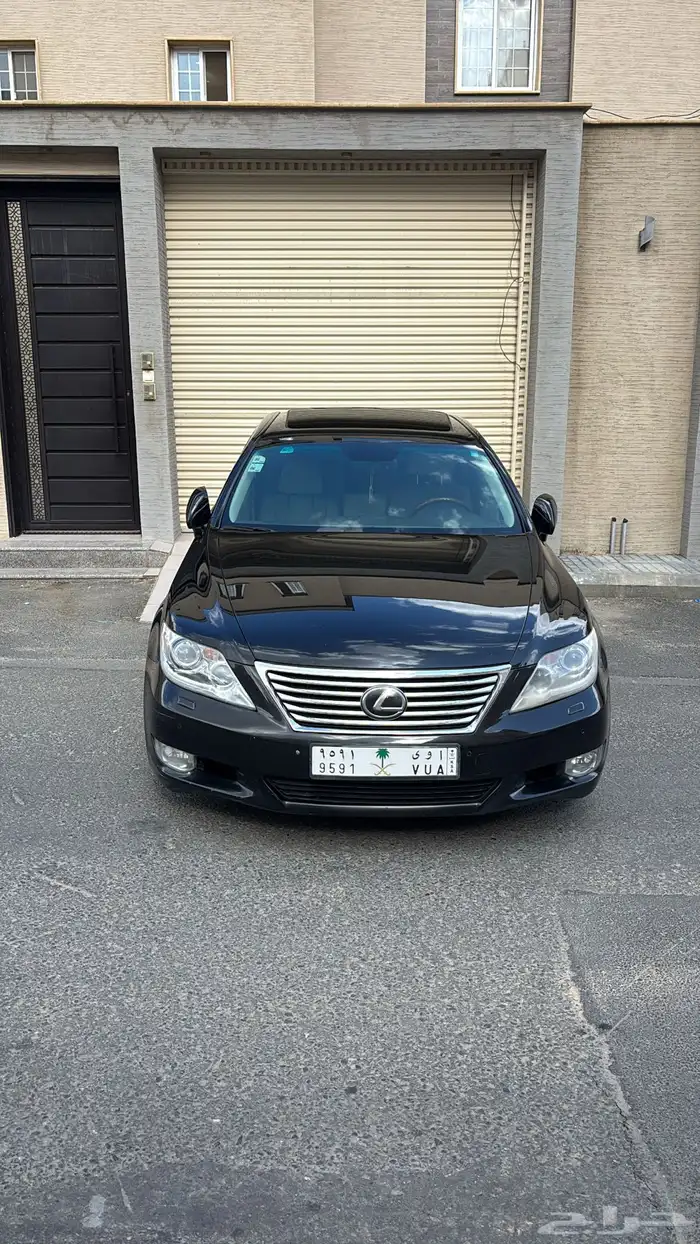 لكزس LS 1